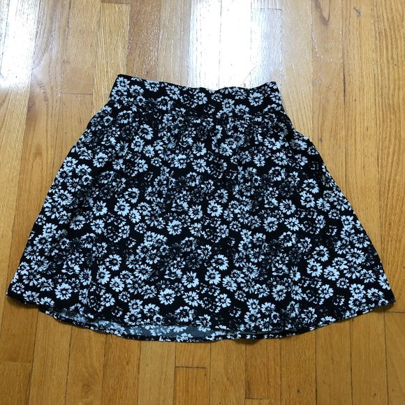MINI FLORAL SKIRT - Picture 2 of 2